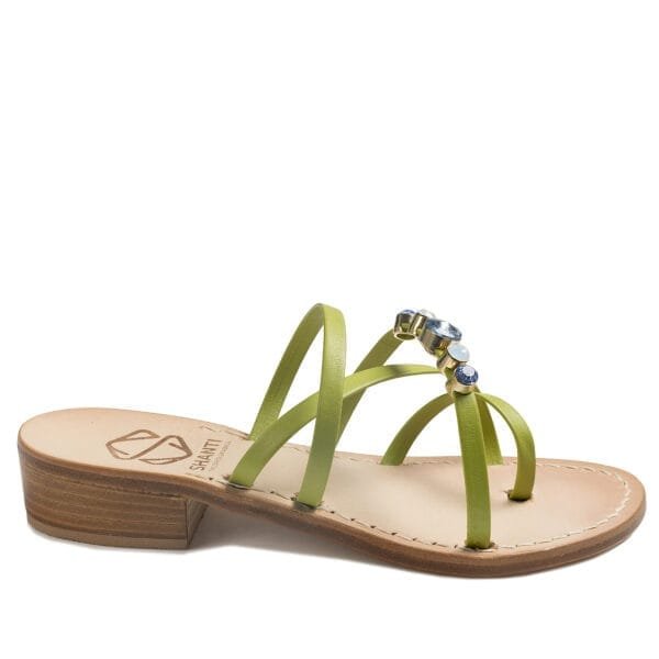 Sandalo a Ciabatta in vera pelle con suola in cuoio Toscano antiscivolo tacco 1cm, 3cm color verde con punti luce in cristallo. 100% regolabile